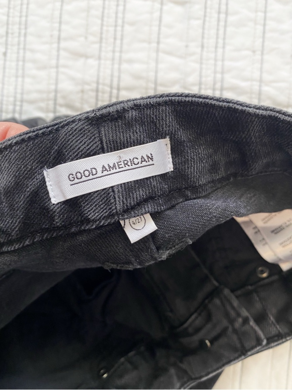 Good American Good Classic High Rise Slim Straight Leg Jeans Black size 4 or 27 - Picture 5 of 9